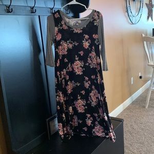 Cute cute cute!!! Perfect dress for office or going out- pair with boots ❤️